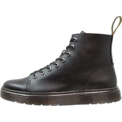 Dr. Martens Botki sznurowane black. Buty zimowe męskie marki Dr. Martens. W wyprzedaży za 454.30 zł.