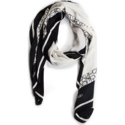 Szal CALVIN KLEIN - Geo Quilt Scarf K60K605145 001. Szaliki męskie Calvin Klein. Za 179.00 zł.