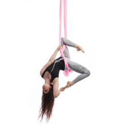 Full set aerial do domu hamak chusta akrobatyczna Taniec w powietrzu Just. Czerwone szaliki męskie TANIEC W POWIETRZU, bez wzorów, sportowe. Za 559.00 zł.