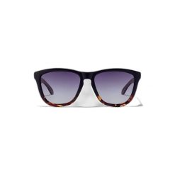 Okulary przeciwsłoneczne Hawkers One Colt. Czarne okulary przeciwsłoneczne męskie Hawkers, bez wzorów, sportowe. W wyprzedaży za 146.50 zł.