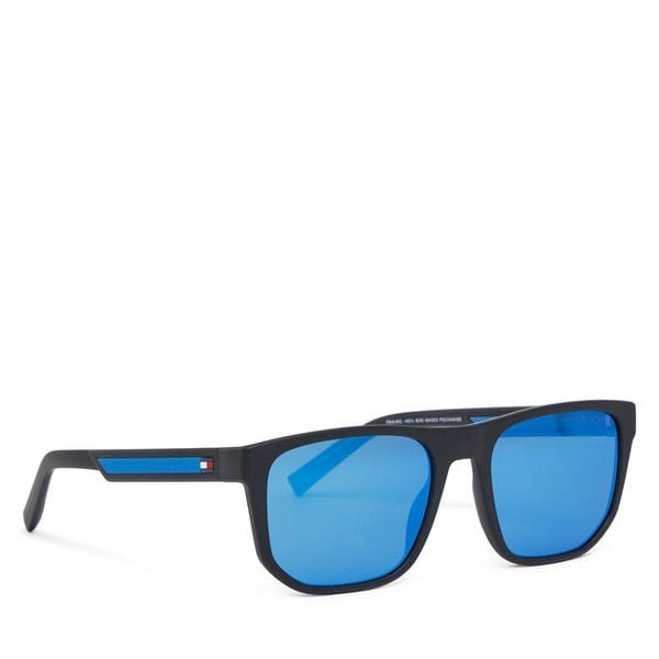 Okulary przeciwsłoneczne Tommy Hilfiger. Czarne okulary przeciwsłoneczne męskie Tommy Hilfiger, bez wzorów. Za 679.99 zł.