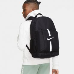 Plecak sportowo-turystyczny Nike Academy Team Backpack pojemność 22 L. Czarne plecaki męskie Nike, bez wzorów. Za 99.99 zł.