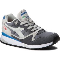 Sneakersy DIADORA - V7000 Nyl II 501.170939 01 C6945 Castlerock/Gry Violet/Sky. Szare buty sportowe na co dzień męskie Diadora, z materiału, klasyczne. W wyprzedaży za 229.00 zł.