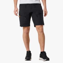 Szorty turystyczne męskie Swedemount Lofoten Stretch Shorts szybkoschnące. Czarne szorty sportowe męskie SWEDEMOUNT, bez wzorów, z tkaniny, sportowe. Za 329.99 zł.