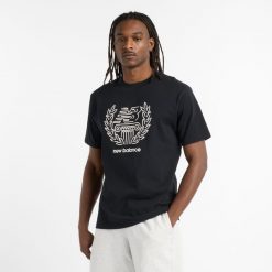 Koszulka męska New Balance MT51974BK – czarna. Czarne t-shirty sportowe męskie New Balance, m, bez wzorów, z bawełny, klasyczne, bez ramiączek. Za 139.99 zł.