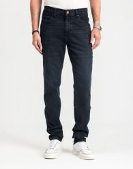 MESKIE SPODNIE WRANGLER RIVER CLOUDY SKIES 112352674. Jeansy męskie Wrangler, bez wzorów, z jeansu. Za 219.99 zł.