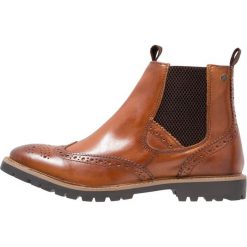 Base London BOSWORTH Botki tan. Buty zimowe męskie marki Base London. W wyprzedaży za 495.20 zł.