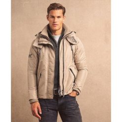 Kurtka przeciwwiatrowa Mountain SD od SUPERDRY. Brązowe kurtki męskie Superdry., m, bez wzorów, bez ramiączek, bez kaptura. W wyprzedaży za 426.40 zł.