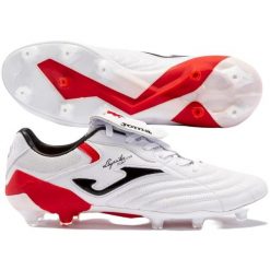 Buty piłkarskie korki Joma Aguila Cup treningowe lanki bez skarpety FG. Białe buty treningowe męskie Joma, bez wzorów, bez zapięcia, do piłki nożnej. Za 159.99 zł.