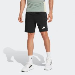 Spodenki fitness cardio męskie ADIDAS. Szorty sportowe męskie ADIDAS, bez wzorów, z materiału, sportowe. W wyprzedaży za 119.99 zł.