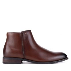 Botki GINO ROSSI. Brązowe sztyblety męskie Gino Rossi, bez obcasa, bez zapięcia. Za 359.99 zł.