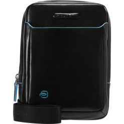 Piquadro SQUARE CROSS BODY BAG Torba na ramię nero. Torby męskie na ramię marki Piquadro. Za 589.00 zł.