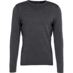 BOSS CASUAL KWASIROS Sweter medium grey. Kardigany męskie marki BOSS CASUAL. W wyprzedaży za 349.30 zł.