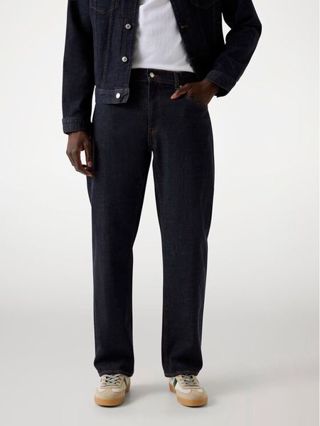 Guess Jeansy M5YA82 D5QC2 Niebieski Regular Fit. Niebieskie jeansy męskie Guess, z aplikacjami, z jeansu. Za 259.99 zł.