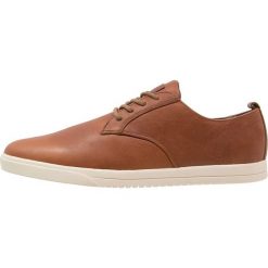 Clae ELLINGTON Sneakersy niskie chestnut. Brązowe buty sportowe na co dzień męskie Clae, z materiału. Za 529.00 zł.