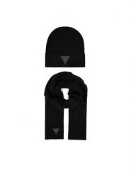 Guess Zestaw Szalik i Czapka GFBOXM P6103 Czarny. Czarne czapki męskie Guess, z aplikacjami, z wiskozy. Za 369.99 zł.