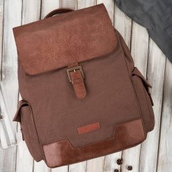 Plecak męski brązowy do szkoły A4 na laptopa plecak podróżny wegański Paolo Peruzzi E-21-BR. Brązowe plecaki męskie bez wzorów, z bawełny. Za 159.99 zł.