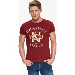T-SHIRT MĘSKI Z NADRUKIEM. T-shirty męskie marki TOP SECRET. W wyprzedaży za 19.99 zł.