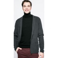 Jack & Jones - Kardigan. Czarne kardigany męskie marki Jack & Jones, z bawełny, z krótkim rękawem. W wyprzedaży za 149.90 zł.