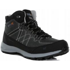 Buty trekkingowe męskie Samaris Lite. Czarne buty trekkingowe męskie Regatta, bez wzorów, z poliesteru, bez zapięcia, trekkingowe. W wyprzedaży za 253.00 zł.