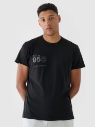 4F T-shirt regular z nadrukiem męski - czarny M. Czarne t-shirty męskie 4f, m, bez wzorów, z bawełny, bez kołnierzyka, bez ramiączek. W wyprzedaży za 39.99 zł.