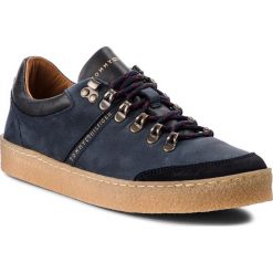 Półbuty TOMMY HILFIGER - Crepe Outsole Hiking FM0FM01676 Midnight 403. Buty sportowe na co dzień męskie marki Tommy Hilfiger. W wyprzedaży za 349.00 zł.