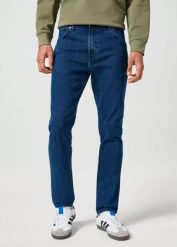 WRANGLER MĘSKIE SPODNIE JEANSOWE LARSTON MIDNIGHT DEPTH 112355023 W18S017422. Jeansy męskie Wrangler, bez wzorów, z jeansu. Za 229.99 zł.