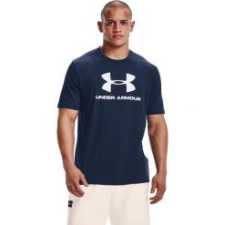 Koszulka sportowa męska Under Armour Sportstyle Logo Tee. Białe t-shirty sportowe męskie Under Armour, m, bez wzorów, sportowe, bez ramiączek. Za 110.00 zł.