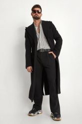 Płaszcz męski wełniany DOLCE & GABBANA. Płaszcze męskie Dolce & Gabbana, m, bez wzorów, z wełny, bez kaptura. W wyprzedaży za 11,549.25 zł.