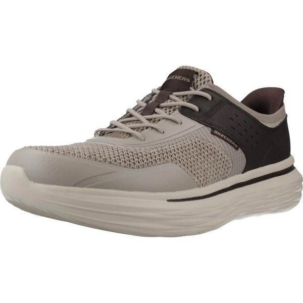 Buty SKECHERS NEVARRO TAVO Szary. Szare buty trekkingowe męskie Skechers, bez wzorów, z syntetyku, bez zapięcia, trekkingowe, skechers sport. Za 411.99 zł.