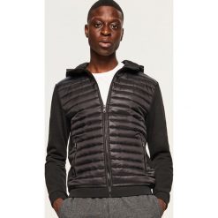 Pikowana bluza z kapturem - Czarny. Bluzy nierozpinane męskie marki Reserved. W wyprzedaży za 69.99 zł.