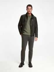 Kurtka biker ze stójką - czarny. Czarne kurtki męskie Reserved, l, bez wzorów, z tkaniny, bez ramiączek, bez kaptura. W wyprzedaży za 99.99 zł.