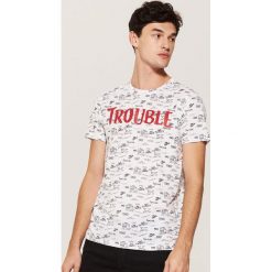 T-shirt z napisem - Biały. Białe t-shirty męskie House, z napisami. Za 49.99 zł.