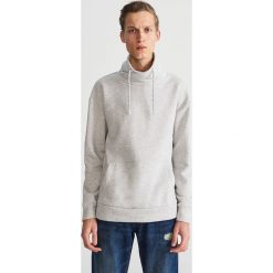 Bluza z kominowym kołnierzem - Jasny szar. Bluzy nierozpinane męskie marki Reserved. Za 79.99 zł.