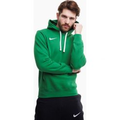 Bluza sportowa męska Nike Team Club 20 Hoodie. Zielone bluzy nierozpinane męskie Nike, m, bez wzorów, sportowe, bez ramiączek, bez kaptura. Za 251.87 zł.