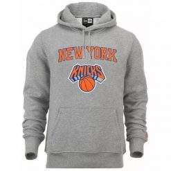 Bluza z kapturem New York Knicks NBA. Szare bluzy nierozpinane męskie New Era, bez wzorów, sportowe, bez ramiączek, z kapturem. W wyprzedaży za 270.80 zł.