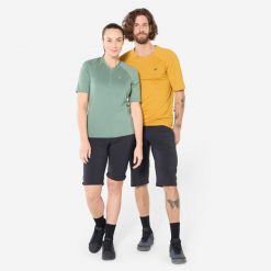 Szorty rowerowe Rockrider unisex. Czarne szorty sportowe męskie ROCKRIDER, bez wzorów, z elastanu, sportowe. Za 129.99 zł.