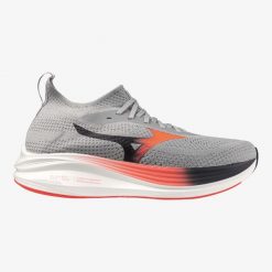 Buty do biegania męskie Mizuno Neo Zen odyssey. Białe buty do biegania męskie Mizuno, bez wzorów, bez zapięcia, do biegania. Za 449.99 zł.