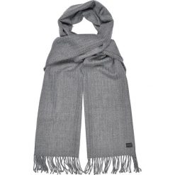 SZALIK MĘSKI Z DZIANINY W JODEŁKĘ. Szaliki męskie marki TOP SECRET. W wyprzedaży za 19.99 zł.