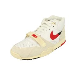 Buty Nike Air Trainer 1 Biały/Czerwony. Białe buty do biegania męskie Nike, bez wzorów, ze skóry, bez zapięcia, do biegania. W wyprzedaży za 443.50 zł.