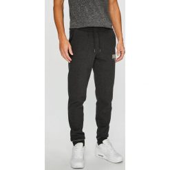 Puma - Spodnie. Długie spodnie sportowe męskie marki Puma. Za 249.90 zł.