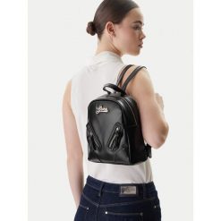 Plecak Guess. Czarne plecaki męskie Guess, z aplikacjami. Za 284.99 zł.