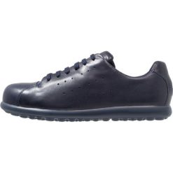 Camper PELOTAS XL Sneakersy niskie navy. Niebieskie buty sportowe na co dzień męskie Camper, z materiału. Za 509.00 zł.