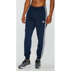 Adidas Performance - Spodnie. Szare długie spodnie sportowe męskie marki adidas Performance, z bawełny. W wyprzedaży za 179.90 zł.