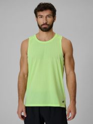 4F Koszulka do biegania regular szybkoschnąca męska - żółta S. Żółte t-shirty męskie 4f, m, bez wzorów, bez kołnierzyka, bez ramiączek. Za 119.99 zł.