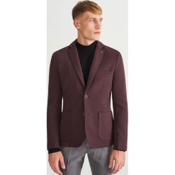 Marynarka z tkaniny strukturalnej slim fit - Fioletowy. Bez kategorii marki Reserved. W wyprzedaży za 119.99 zł.
