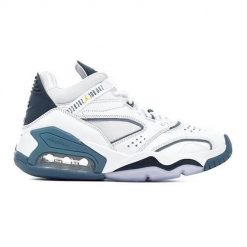 Buty do chodzenia męskie Nike Jordan Point Lane. Białe buty sportowe na co dzień męskie Nike, m, bez wzorów, z gumy, bez ramiączek, bez kaptura, trekkingowe. Za 865.00 zł.