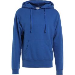 CLOSED LOGO HOODED Bluza z kapturem royal. Niebieskie bluzy nierozpinane męskie CLOSED, m, z bawełny, z kapturem. W wyprzedaży za 405.30 zł.
