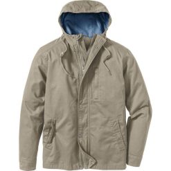 Kurtka z kapturem Regular Fit bonprix khaki. Kurtki męskie marki bonprix. Za 219.99 zł.