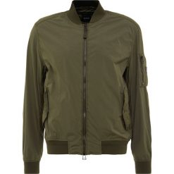 BOSS CASUAL ONINO Kurtka Bomber khaki. Kurtki męskie marki BOSS CASUAL. W wyprzedaży za 468.65 zł.